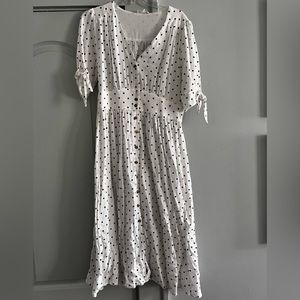 Buru v-neck tie sleeve polka dot midi dress.